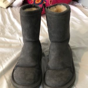 Ugg short boots size 5 gray